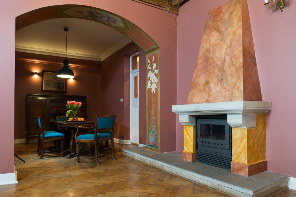 Apartments Rynek Glowny Krakow Bilik gambar